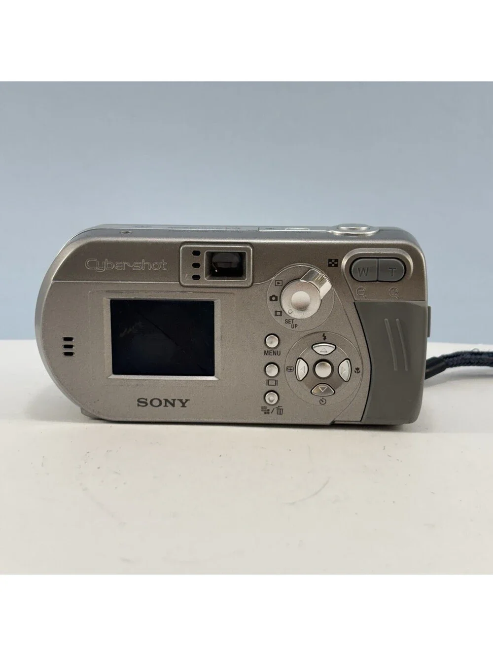 Sony Cybershot DSC-P92 5.0MP Digital Camera [BROKEN LCD - PARTS/REPAIR]